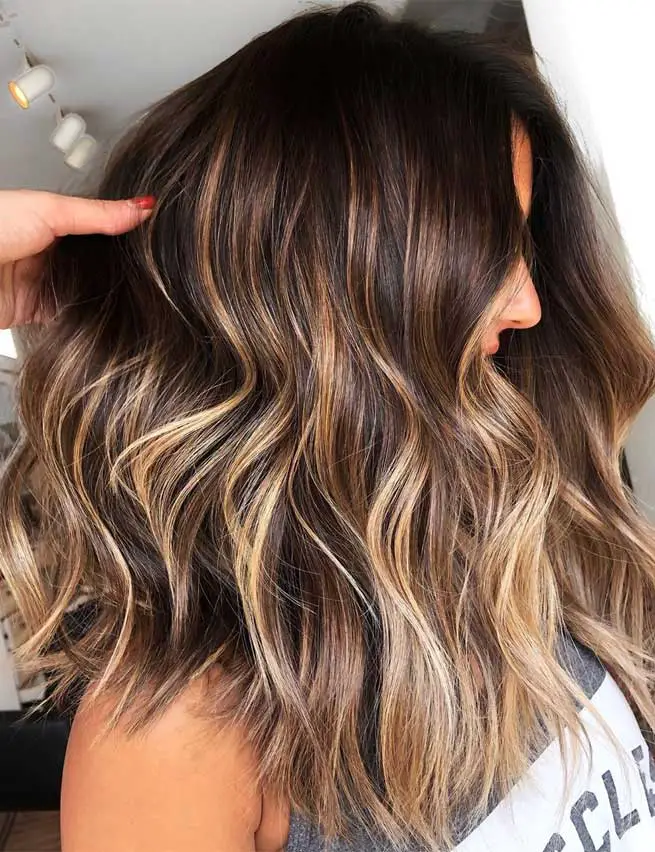 No Bangs Dark Brown With Blonde Highlights No Bangs Dark Brown With Blonde Highlights — Fall to Winter Hair Colors