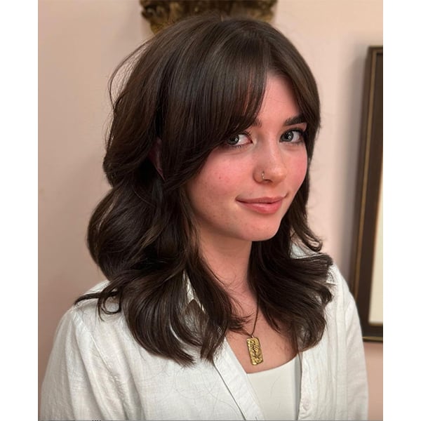 Collarbone Lob With Caramel Highlights Collarbone Lob With Caramel Highlights — Winter Haircuts with Bangs