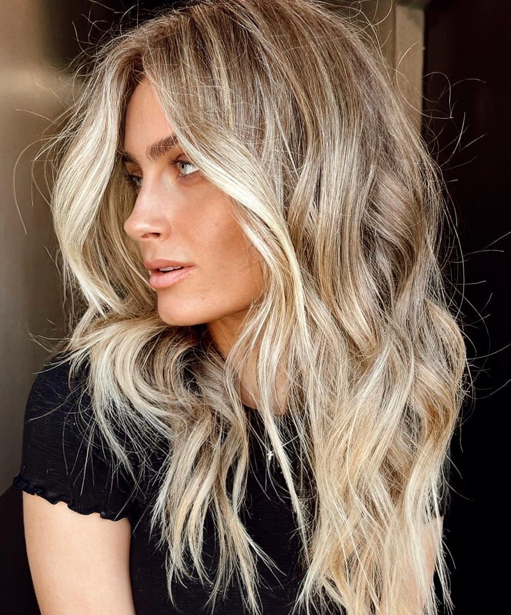 Collarbone Ash Blonde Platinum Beige Balayage Collarbone Ash Blonde Platinum Beige Balayage — Winter Balayage