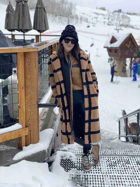 Winter Outdoor Outfit Idea Winter Outdoor Outfit Idea — Snow Boots Outfits