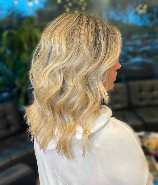 Wavy Ash Blonde Layered Lob — Winter Haircuts for Thin Hair