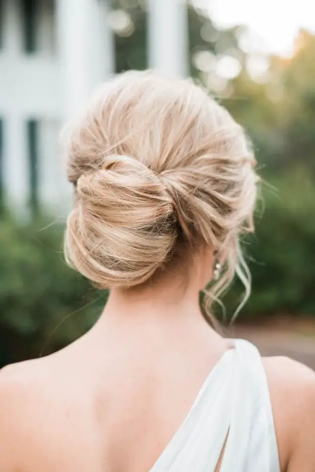 Blonde Visual Idea — Winter Wedding Guest Hairstyles