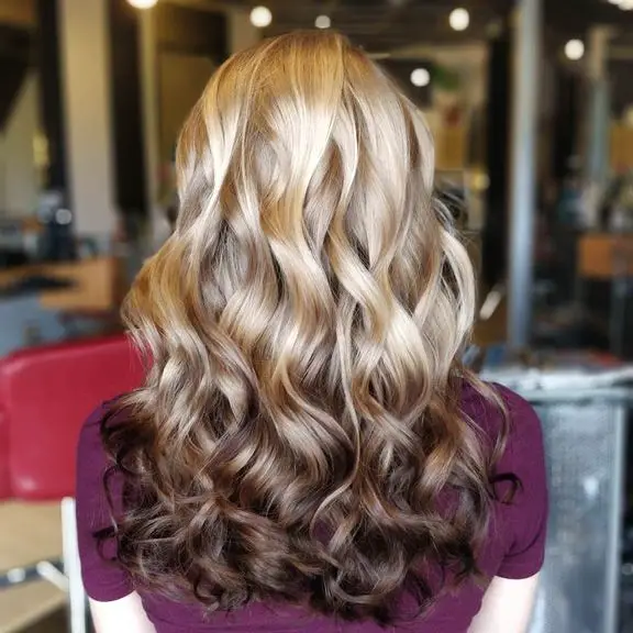 Medium Brown With Warm Blonde Caramel Medium Brown With Warm Blonde Caramel — Reverse Balayage