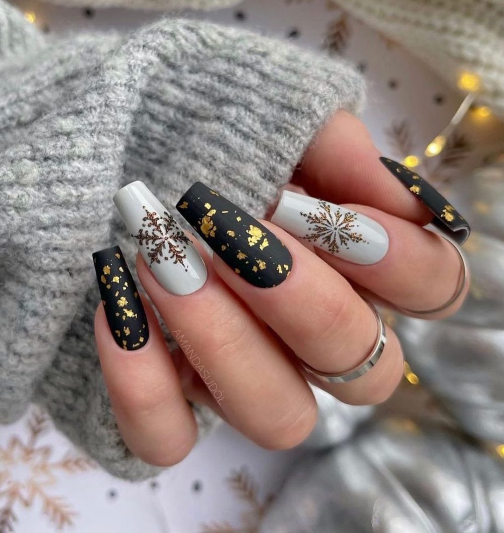 Long Coffin Black White Snowflake Gold Foil Long Coffin Black White Snowflake Gold Foil — Winter Matte Nails