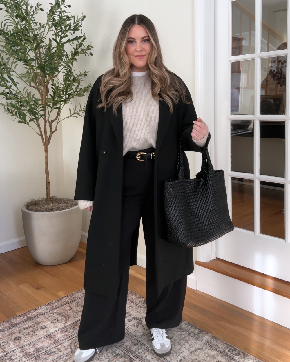Oversized Black Wool Coat with Cream Knit Oversized Black Wool Coat with Cream Knit — Deep Winter Outfits