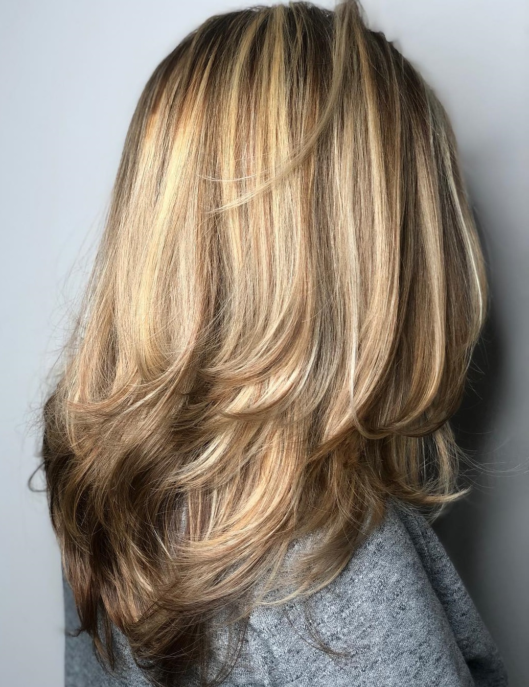 Shoulder Length Layers With Highlighted Blowout Shoulder Length Layers With Highlighted Blowout — Winter Haircuts for Women