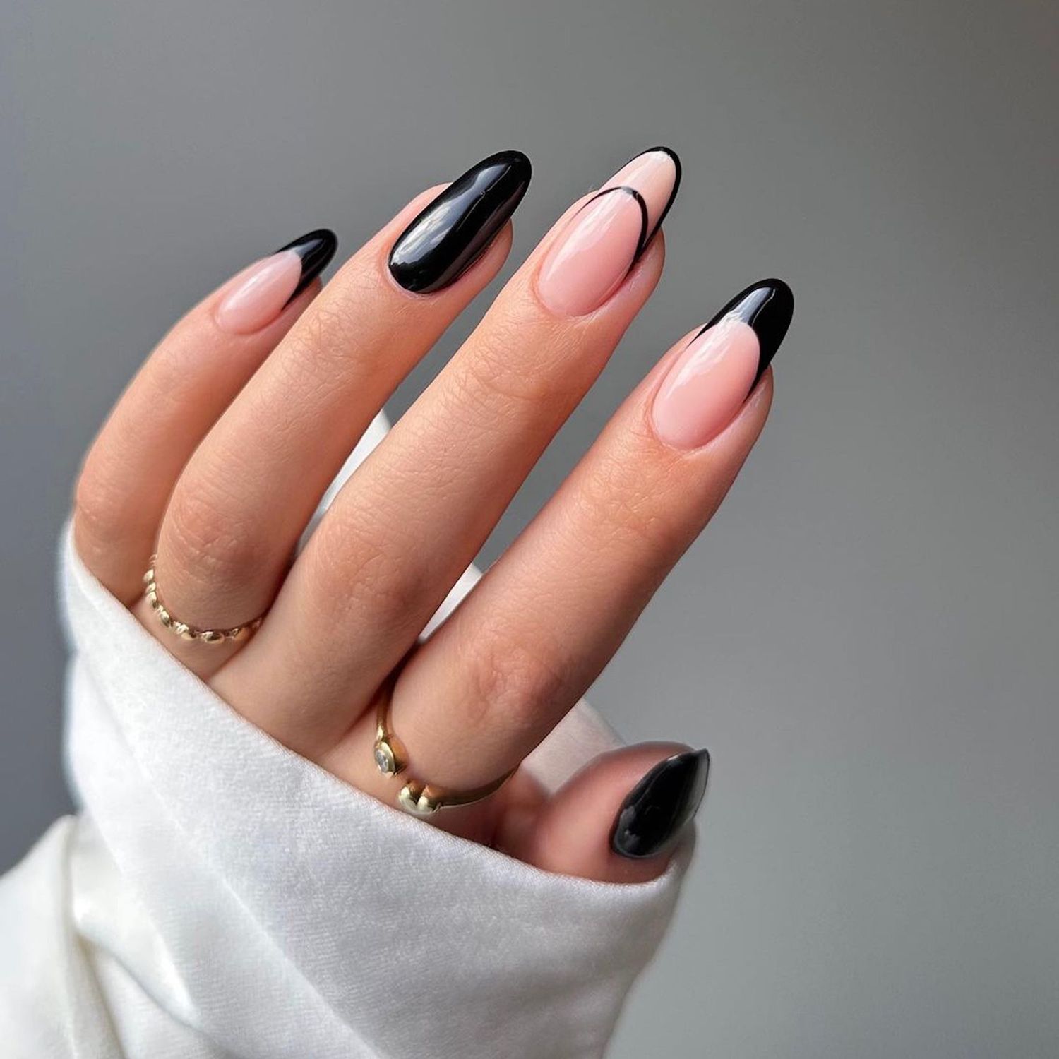 Medium Oval Classic Black French Tips Medium Oval Classic Black French Tips — Black Nail Ideas