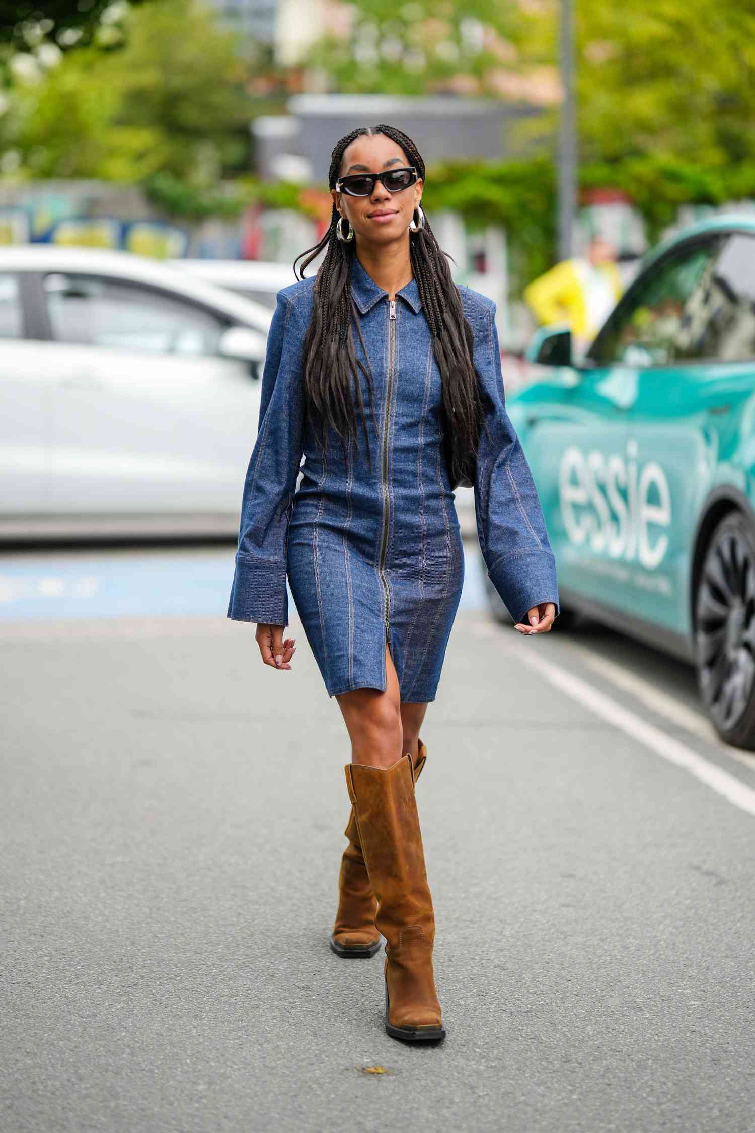 Brown Suede Knee-High Boots with a Denim Zip Dress Brown Suede Knee-High Boots with a Denim Zip Dress — Suede Boots Outfits