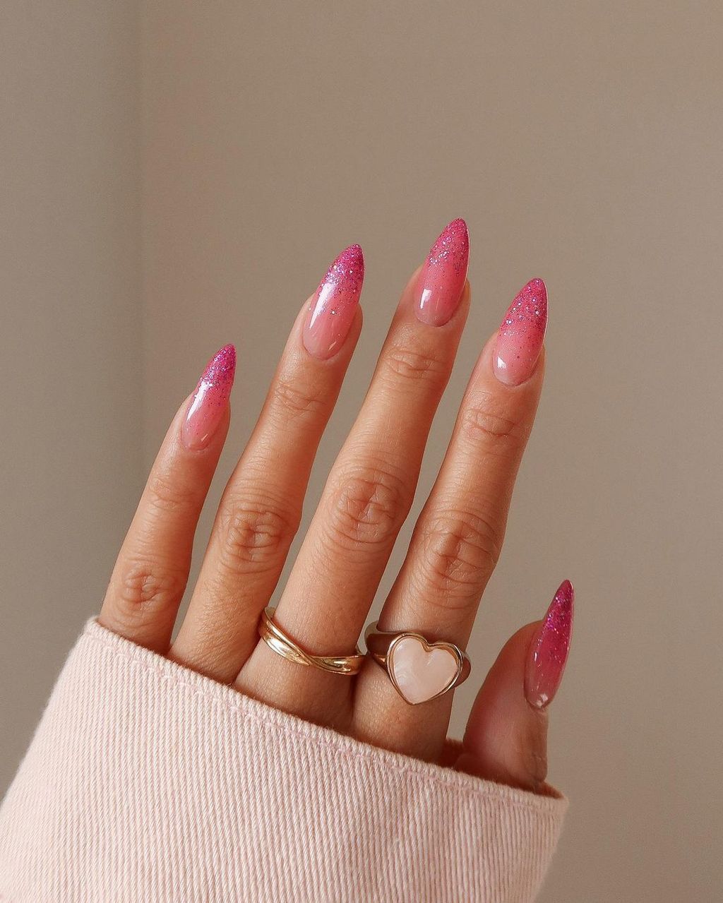 Sparkling Rhinestone Stiletto Nails Sparkling Rhinestone Stiletto Nails — Winter Pink Nails