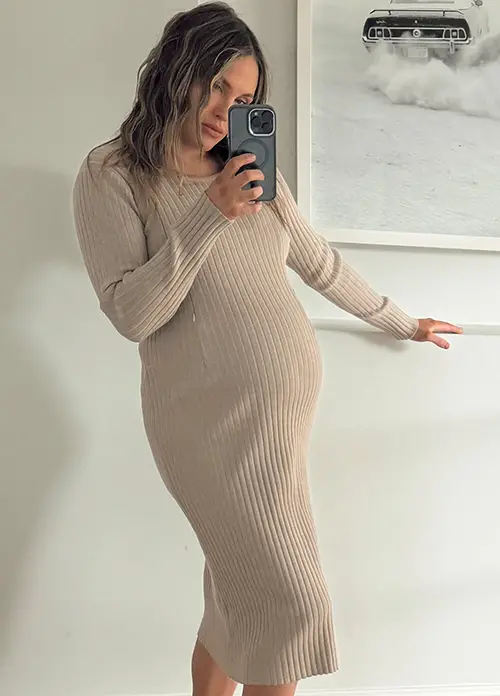 Beige Ribbed Knit Maternity Dress for Versatile Styling Beige Ribbed Knit Maternity Dress for Versatile Styling — Winter Maternity Outfits