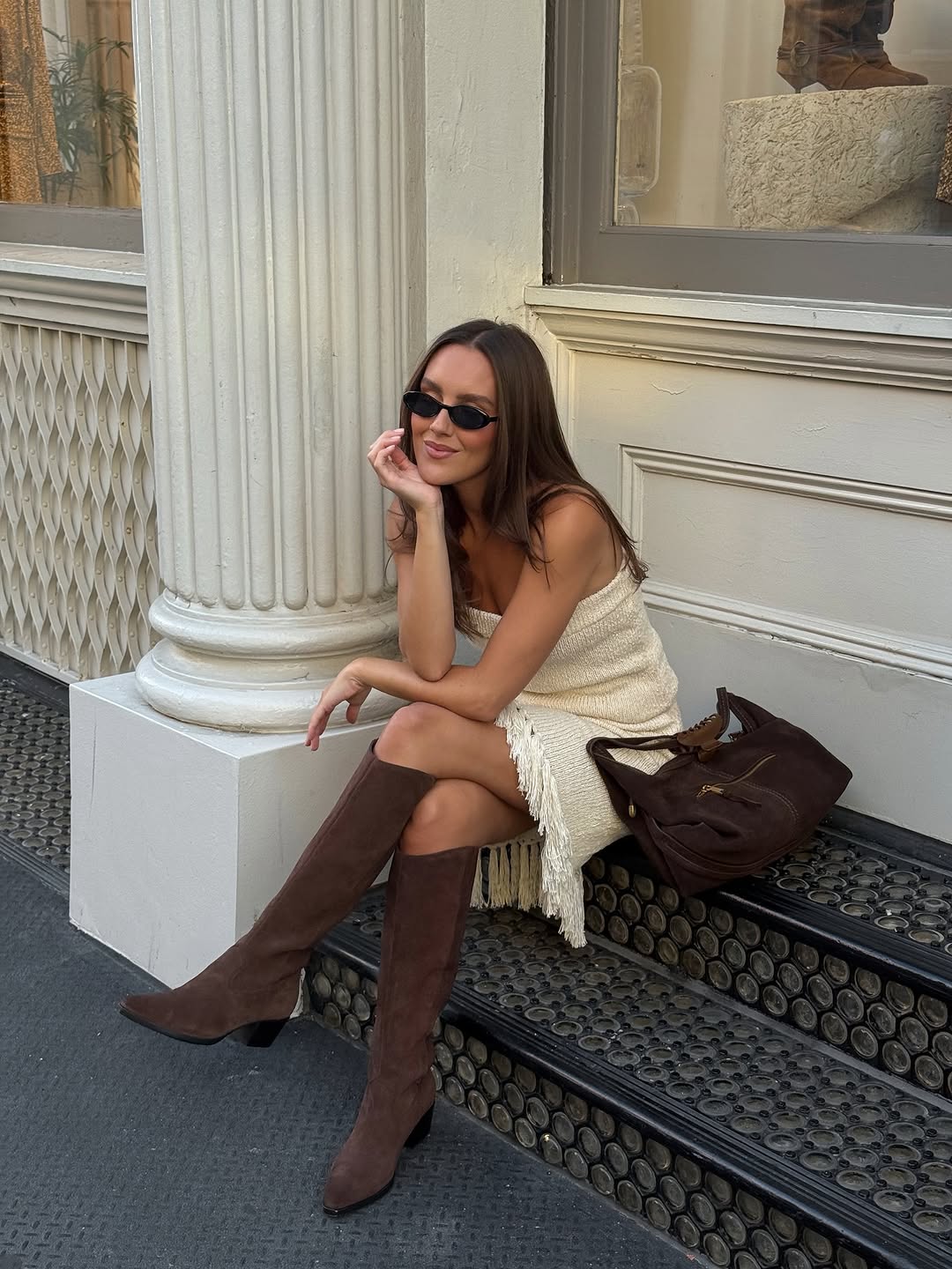 Dark Brown Suede Knee-High Boots with Cream Fringe Knit Dress Dark Brown Suede Knee-High Boots with Cream Fringe Knit Dress — Suede Boots Outfits