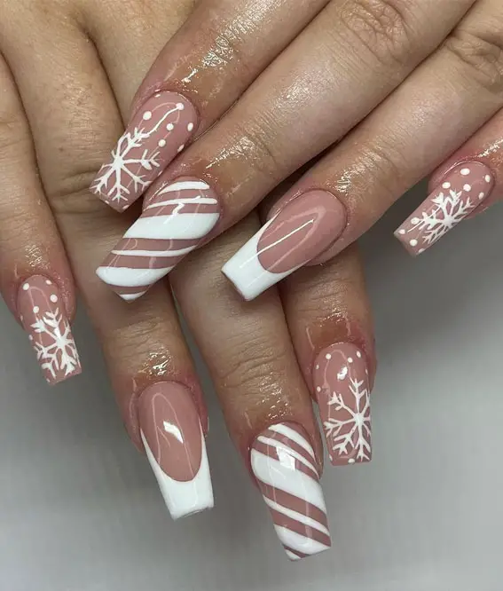 Snowflake Designs And Candy Cane Stripes Visual Idea Snowflake Designs And Candy Cane Stripes Visual Idea — Winter Coffin Nails