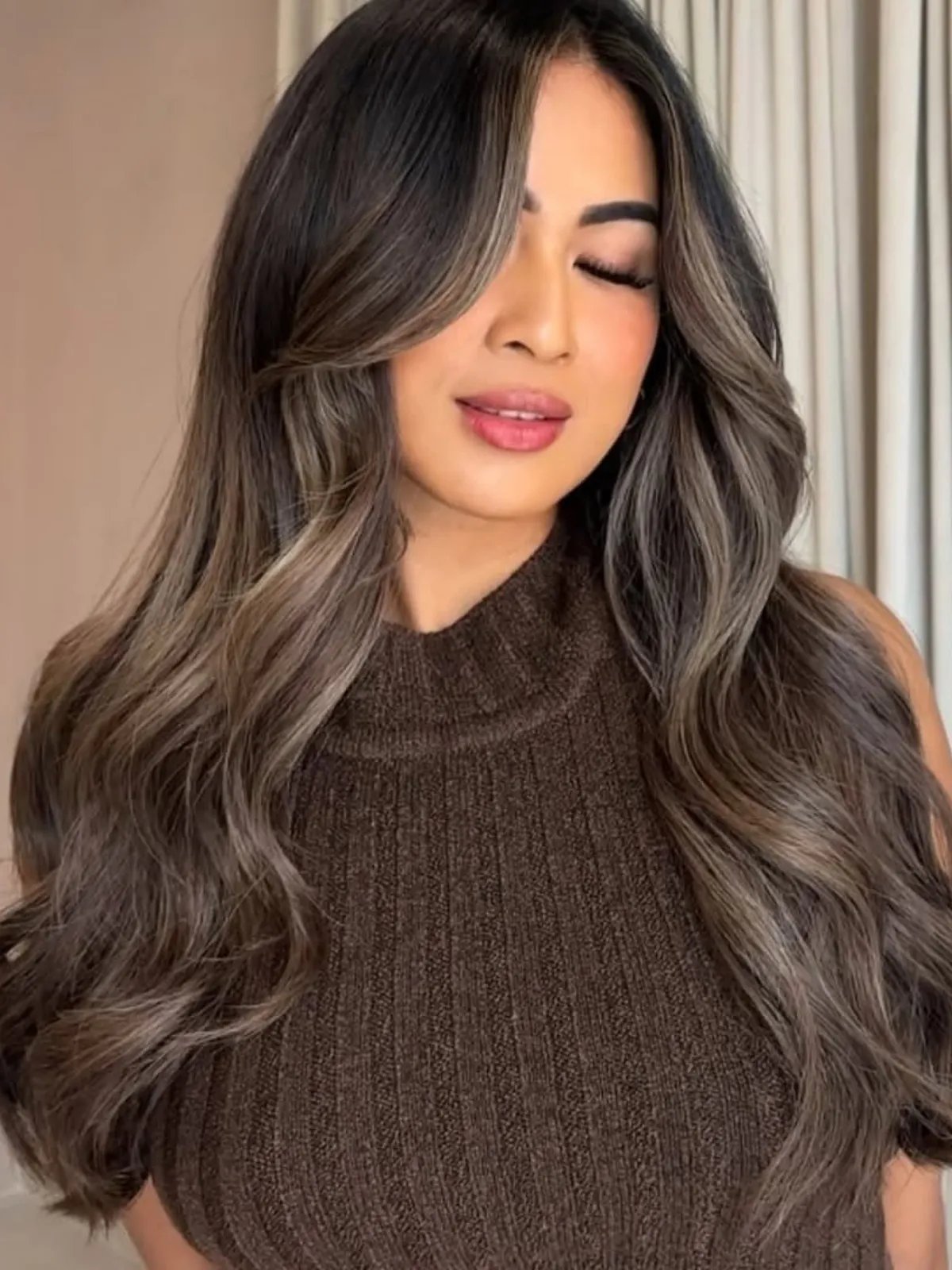 Side-Swept Bangs Ash Brown with Cool-Toned Highlights Side-Swept Bangs Ash Brown with Cool-Toned Highlights — Winter Brown Hair Colors