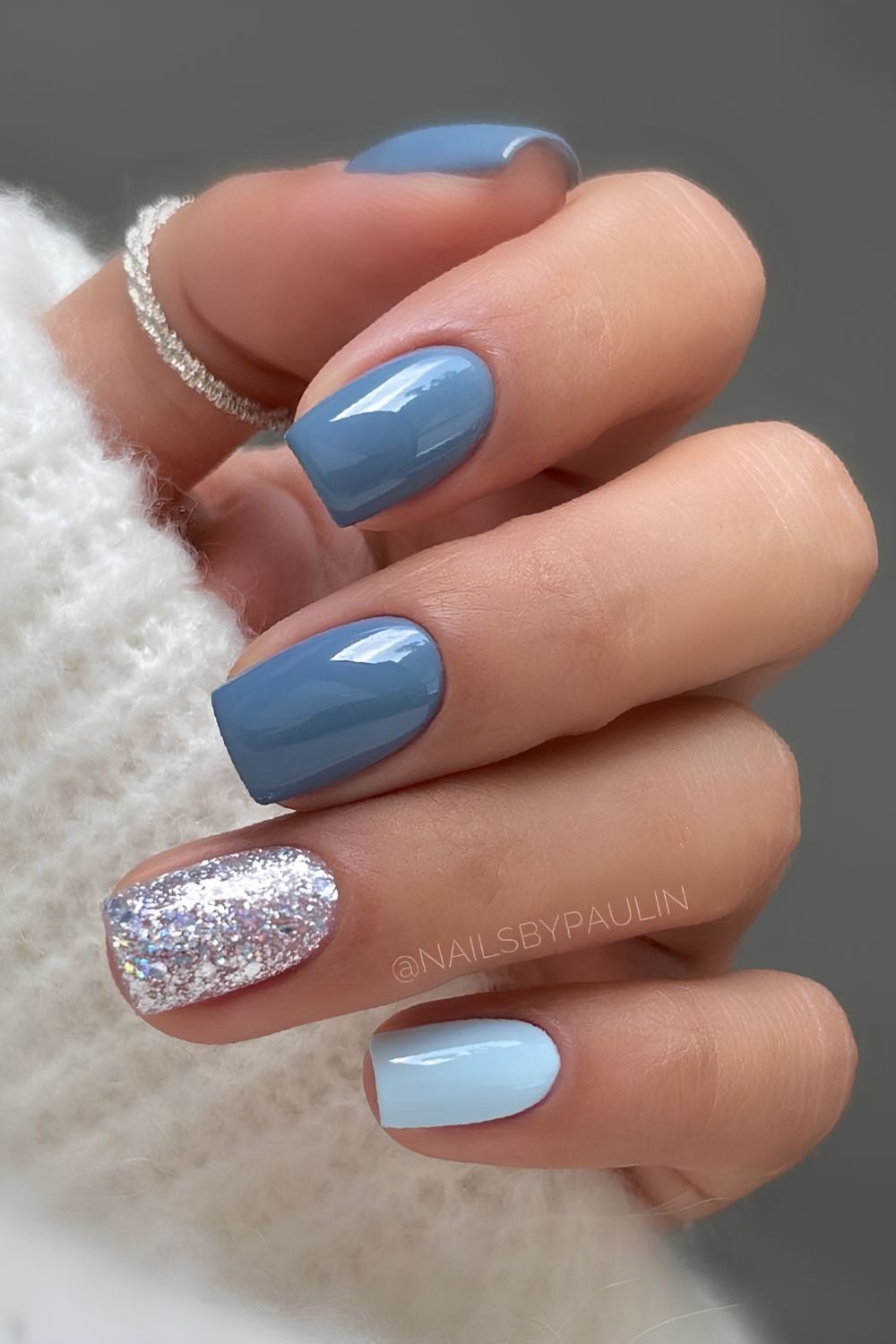 Dusty Blue Glitter Accent Dusty Blue Glitter Accent — Short Winter Gel Nails