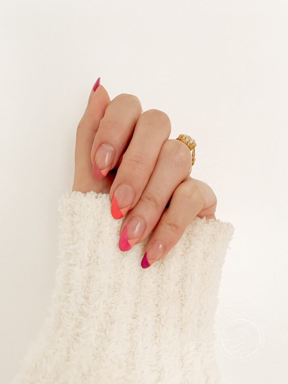 Medium Almond Geometric Line Art Nails — Simple Nail Designs