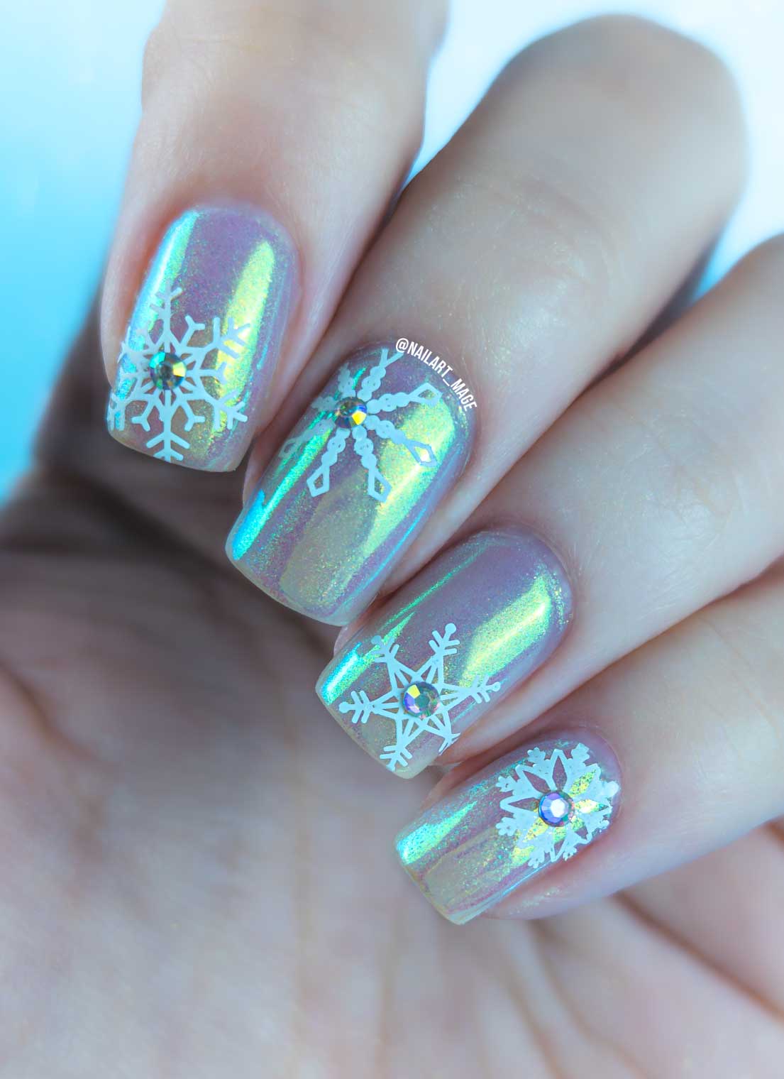 Short Oval Sheer Pink Snowflake Glitter Nails Short Oval Sheer Pink Snowflake Glitter Nails — Winter Wonderland Nails