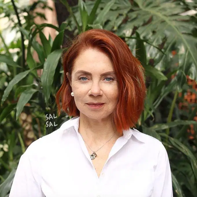 Copper Red Bob With Highlights Copper Red Bob With Highlights — Winter Hair Colors for Women Over 60