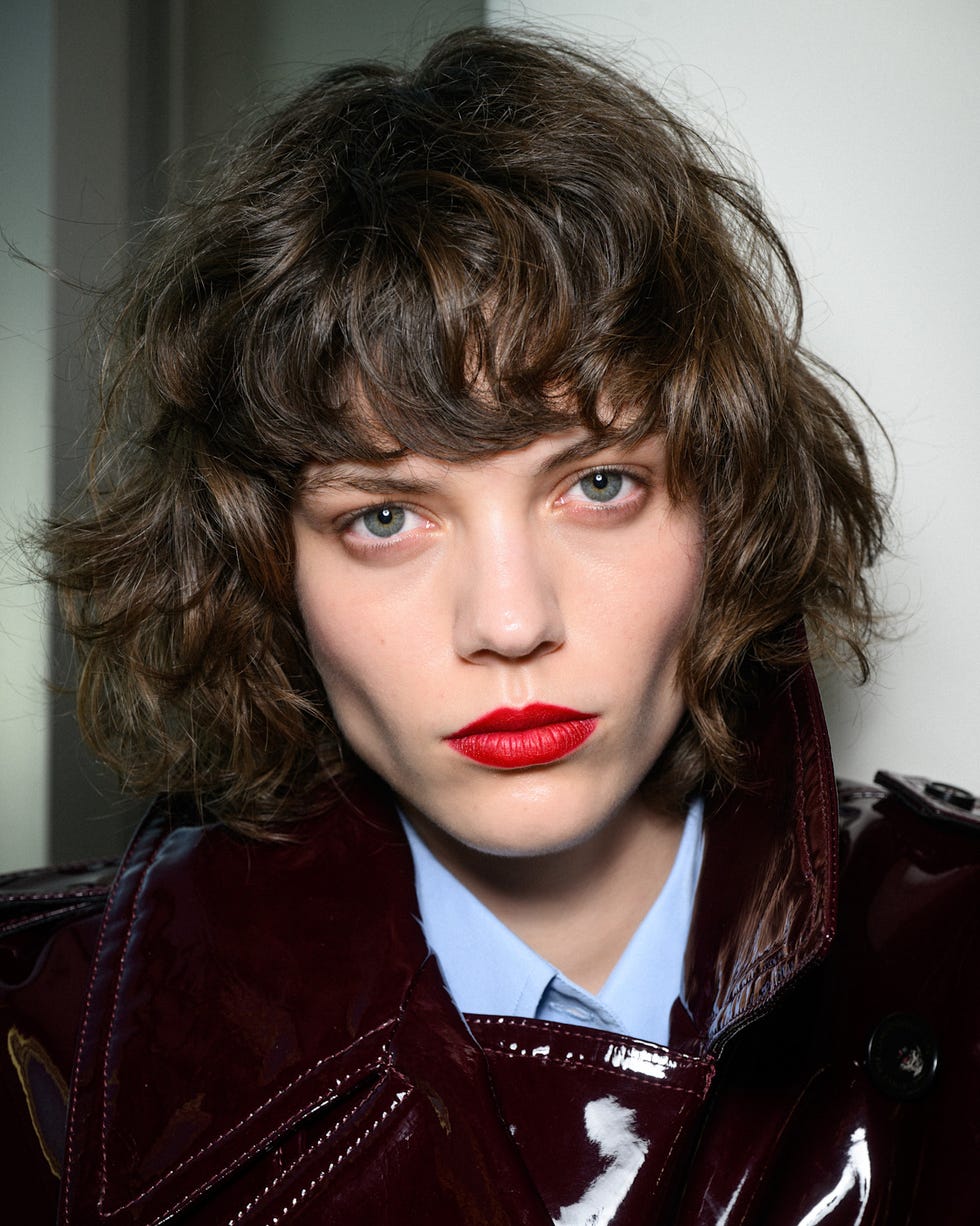 Shag With Choppy Bangs Shag With Choppy Bangs — Winter Haircuts for Round Faces