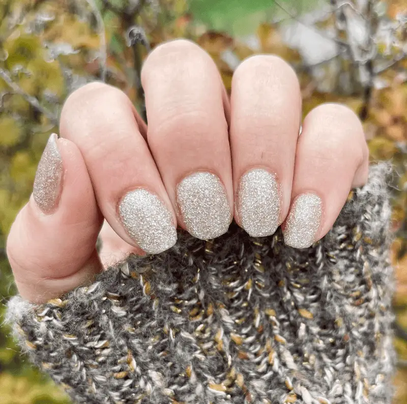 Salon-Leaning Even Glitter Application Short Square Light Silver Glitter Nails — Winter Dip Powder Nails