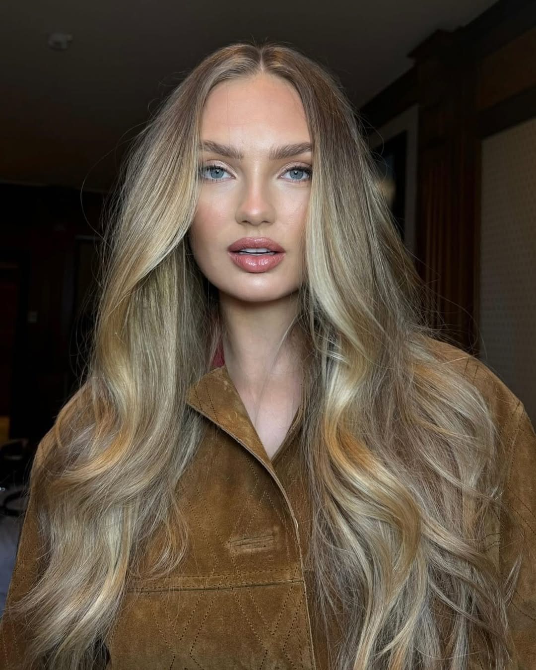 Ash Blonde Straight With Side-Swept Bangs Ash Blonde Straight With Side-Swept Bangs — Long Winter Haircuts
