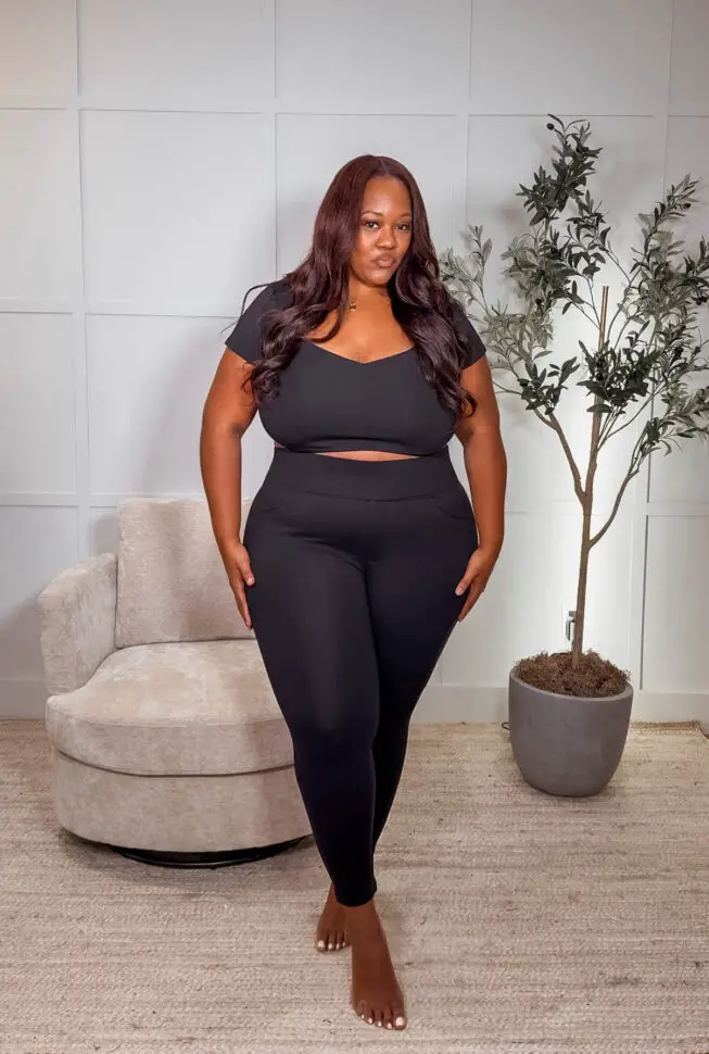 Sleek All-Black Athleisure Set Sleek All-Black Athleisure Set — Winter Athleisure Outfits