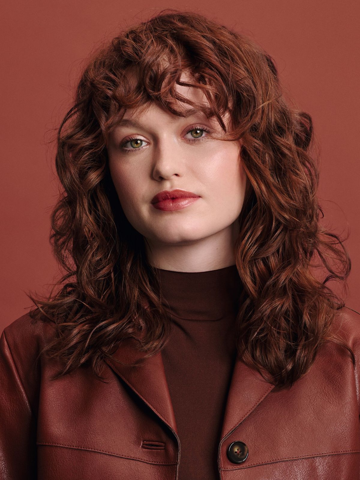Vibrant Copper Red Shag With Full Bangs Vibrant Copper Red Shag With Full Bangs — Fall to Winter Hair Colors