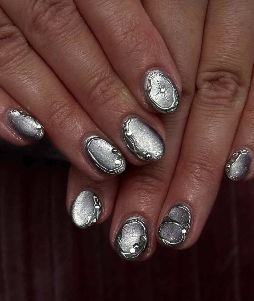 Holographic Silver Chrome Medium Coffin Nails — Silver Chrome Nails