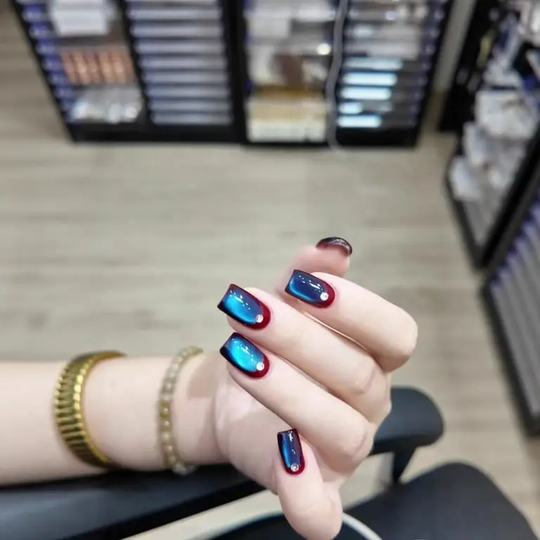 Deep Blue Red French Tip Cat Eye Deep Blue Red French Tip Cat Eye — Winter Cat Eye Nails