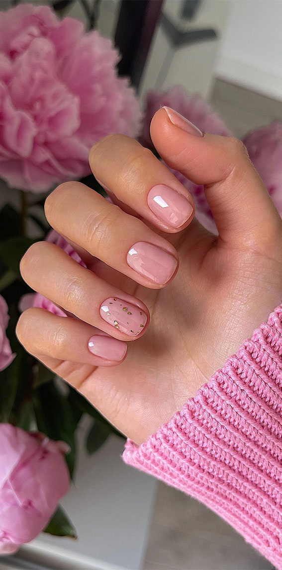 Simple Nail Ideas That're Perfect for January : Gold Foil Encapsulated Natural Nails