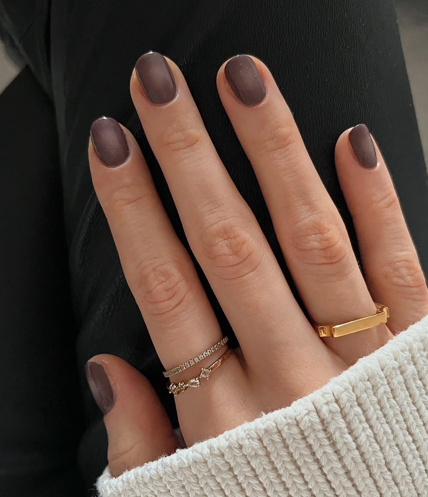 The Mole-Brown Nail Trend Is So Chic | Who What Wear