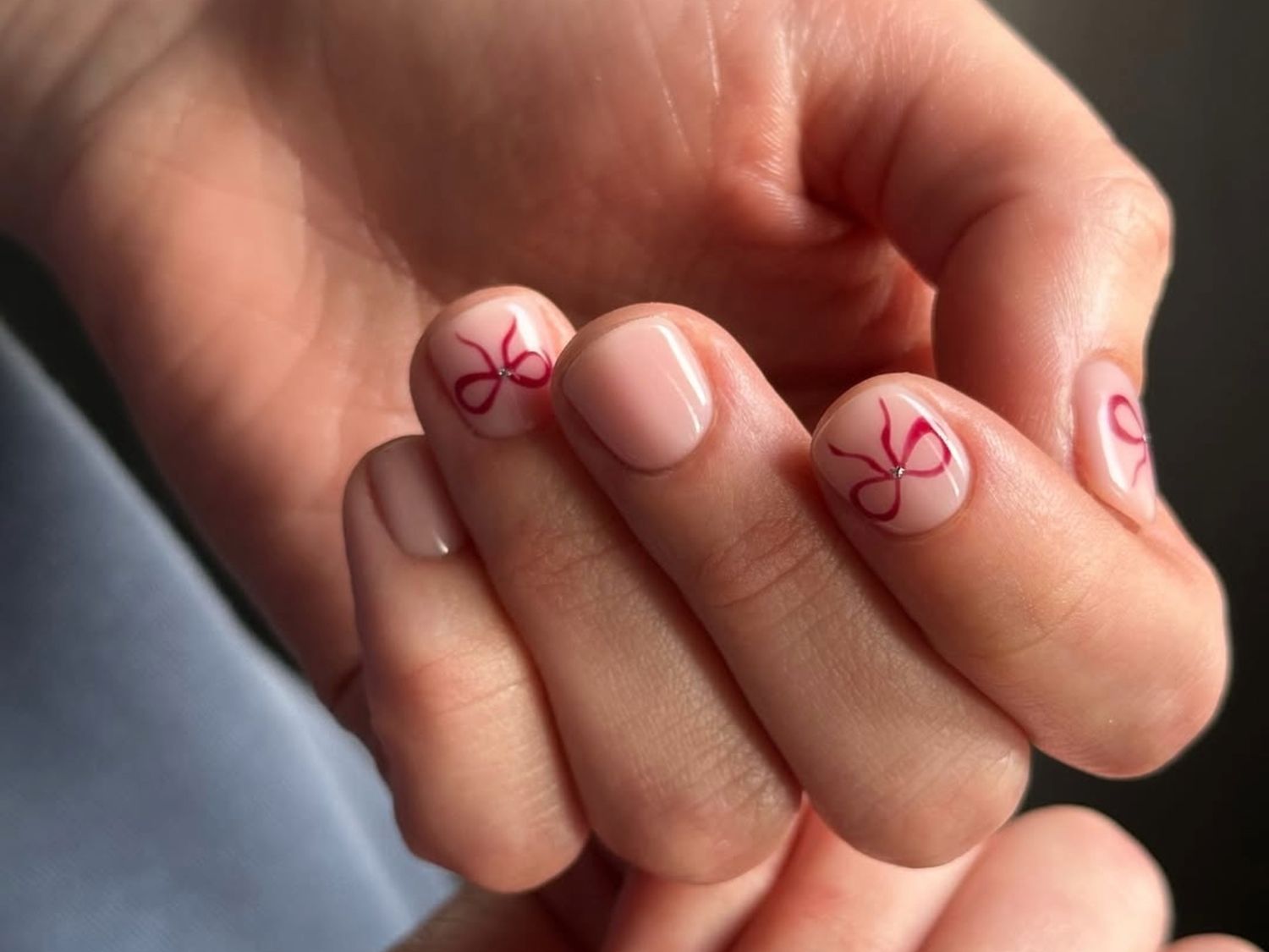 Glossy Visual Idea Glossy Visual Idea — Short Winter Acrylic Nails