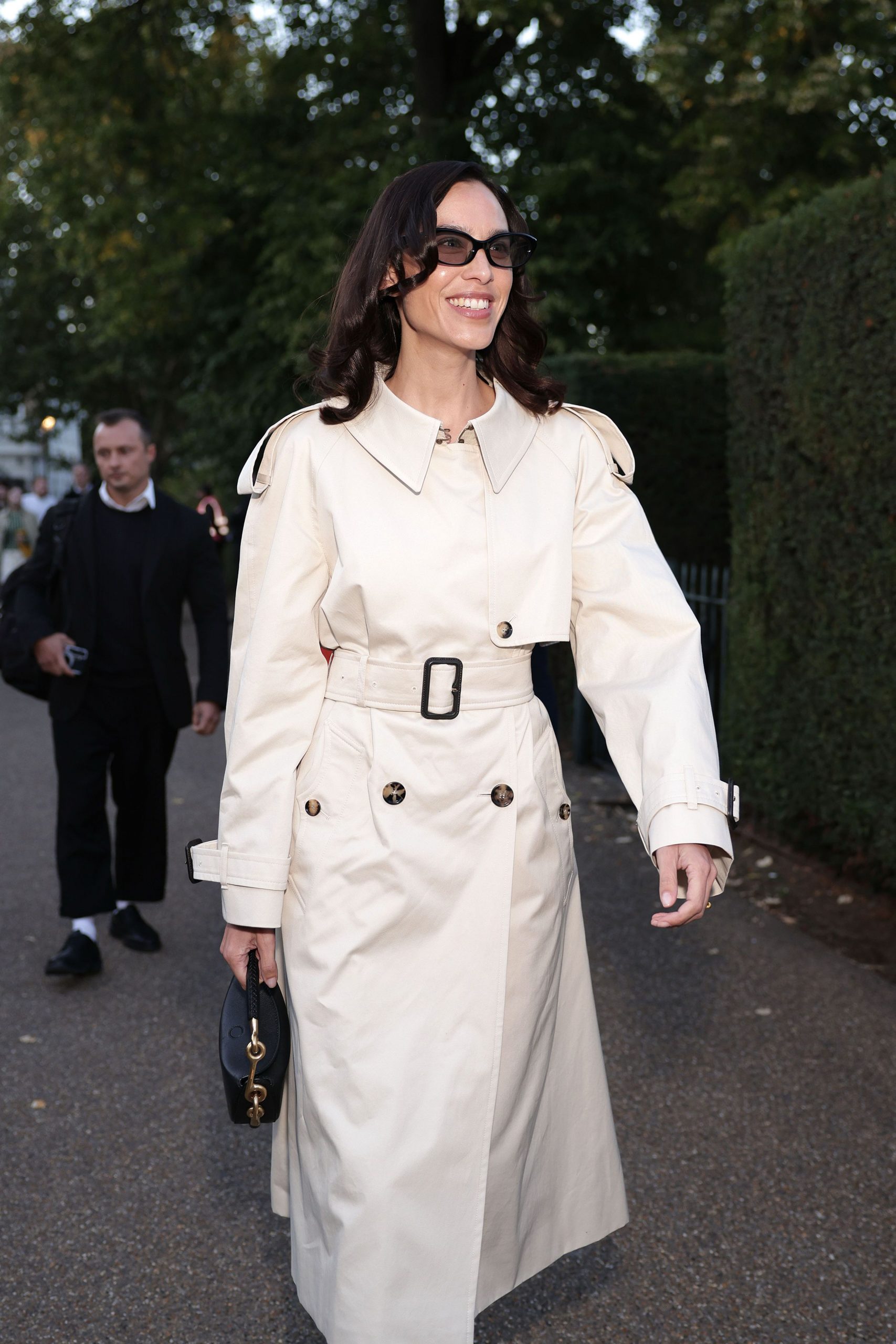 Classic Cream Trench Coat for City Events — London Winter Outfits