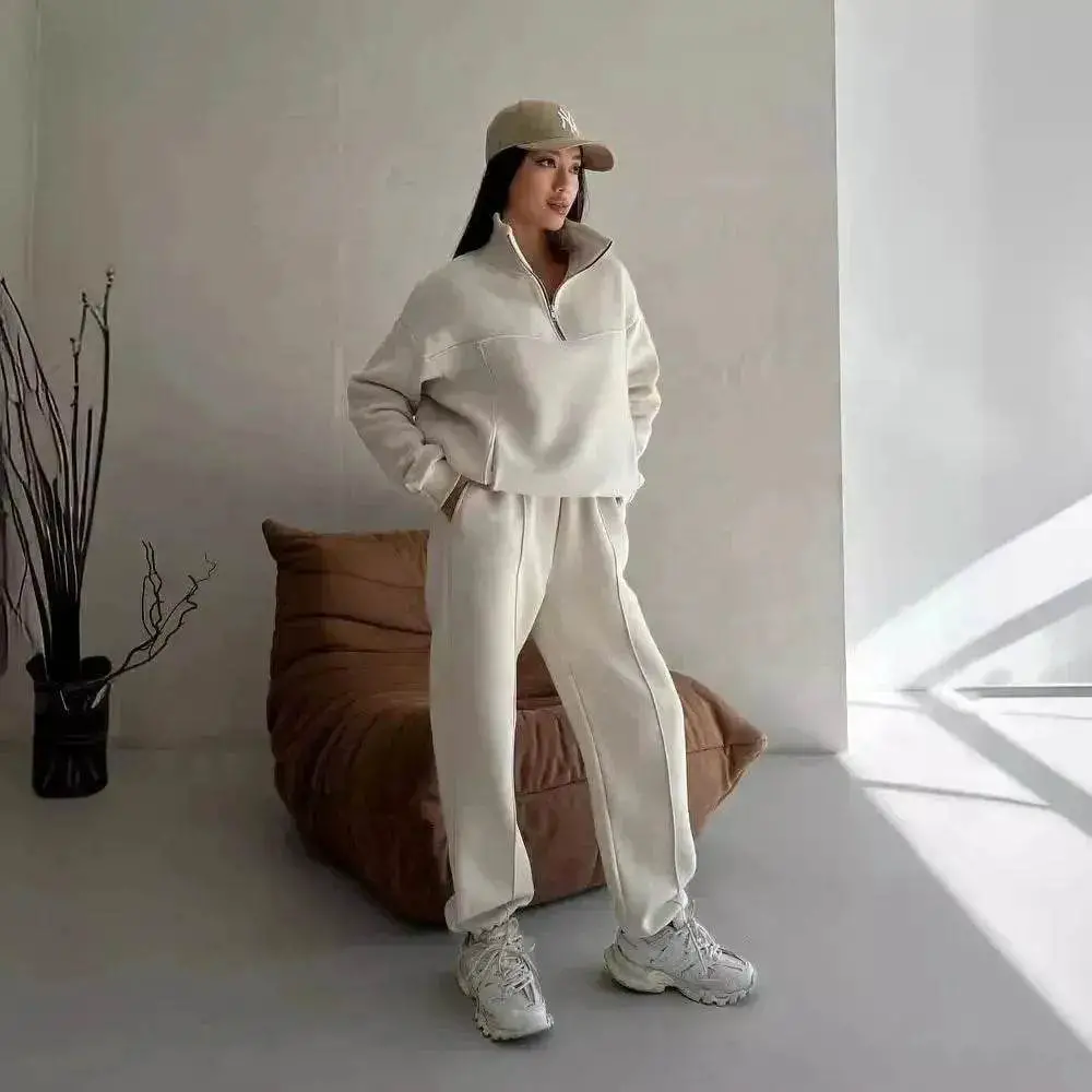 Cozy Fleece Loungewear Set for Chilly Days Cozy Fleece Loungewear Set for Chilly Days — Y2K Winter Outfits