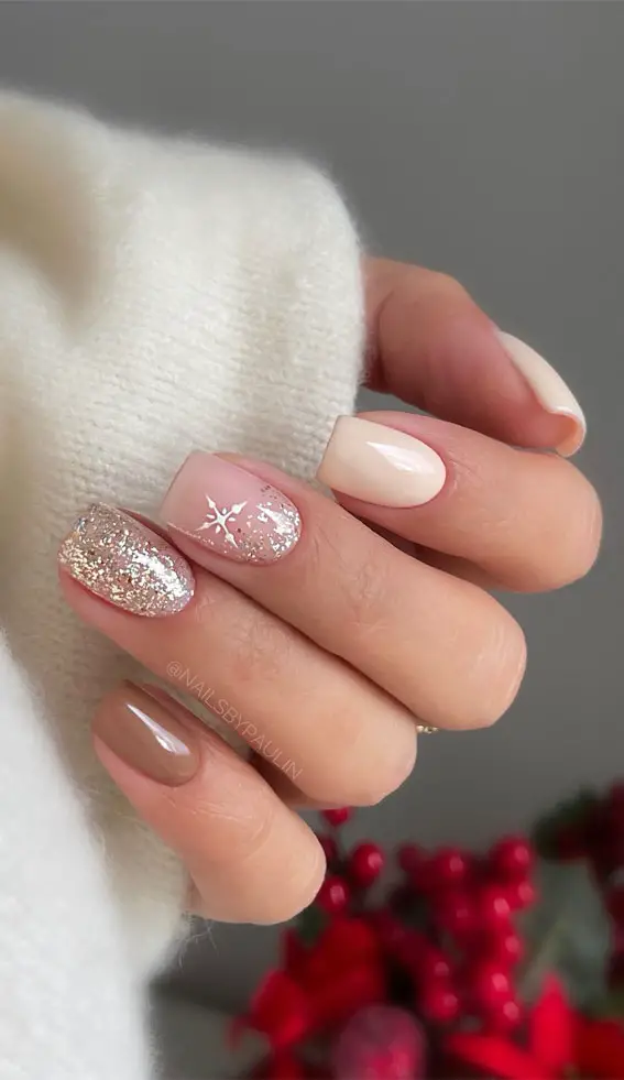 Nude Beige Snowflake Glitter Ombré Nails Nude Beige Snowflake Glitter Ombré Nails — Simple Winter Nails