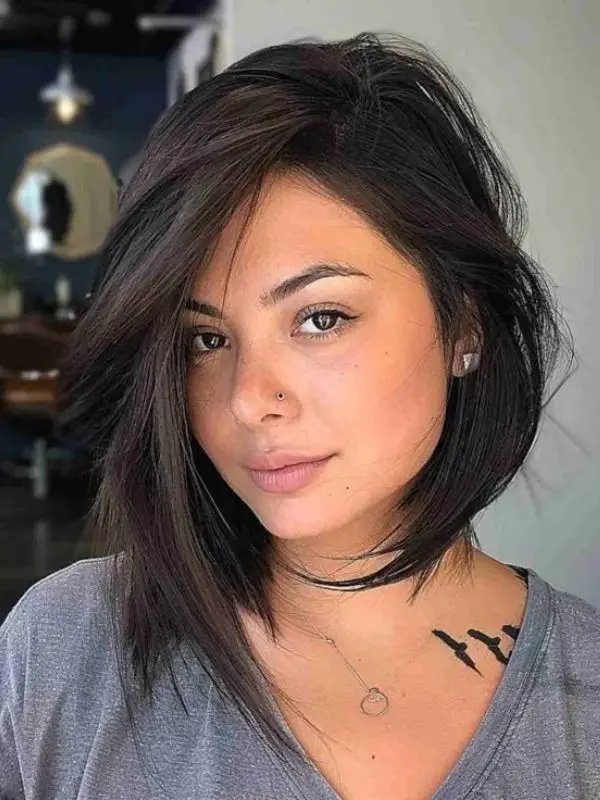 Asymmetrical Bob with Grey T-Shirt and Choker Necklace Asymmetrical Bob with Grey T-Shirt and Choker Necklace — Trendy Haircuts for Women