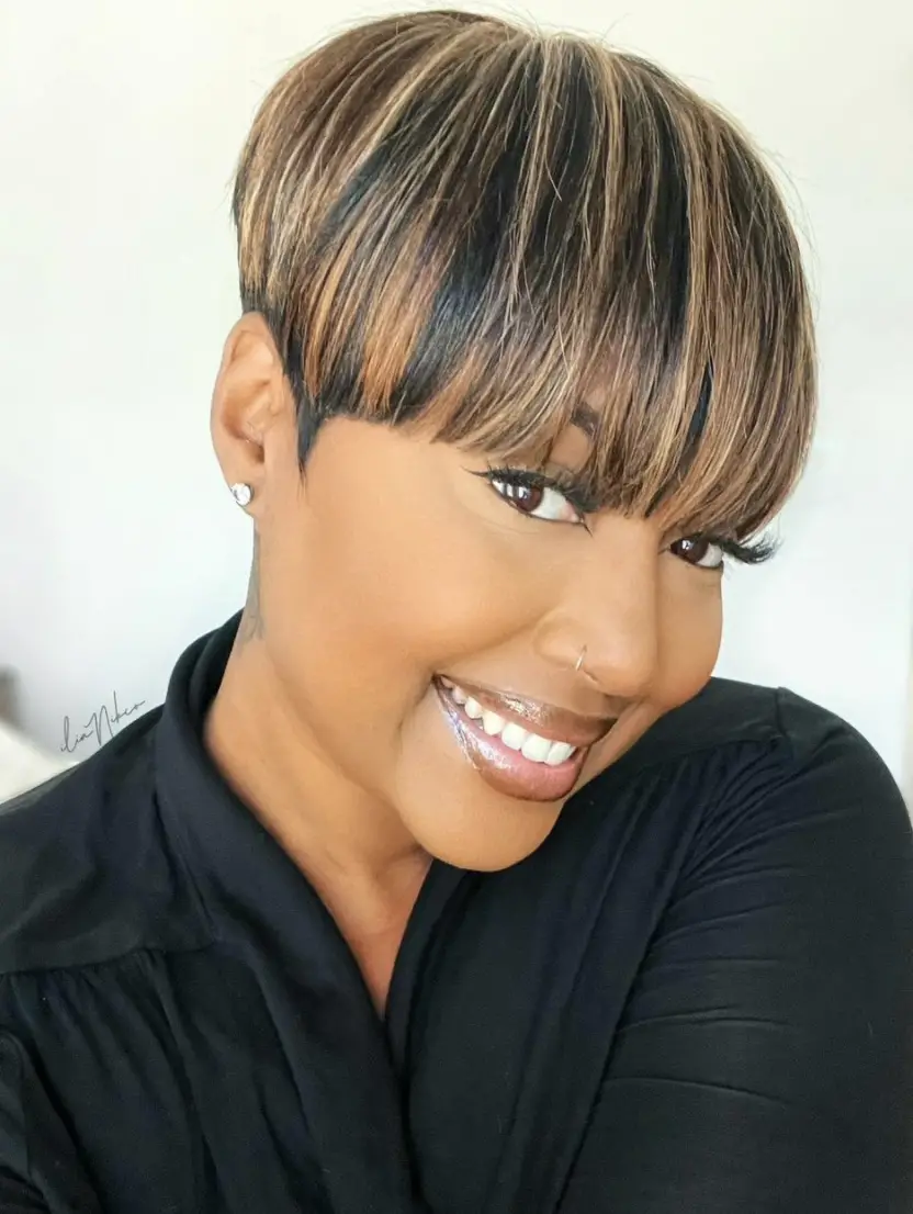 Textured Dark Pixie with Blonde Highlights — Short Winter Haircuts