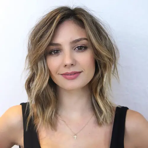 Collarbone Shag With Wavy Blowout Collarbone Shag With Wavy Blowout — Winter Haircuts for Square Faces