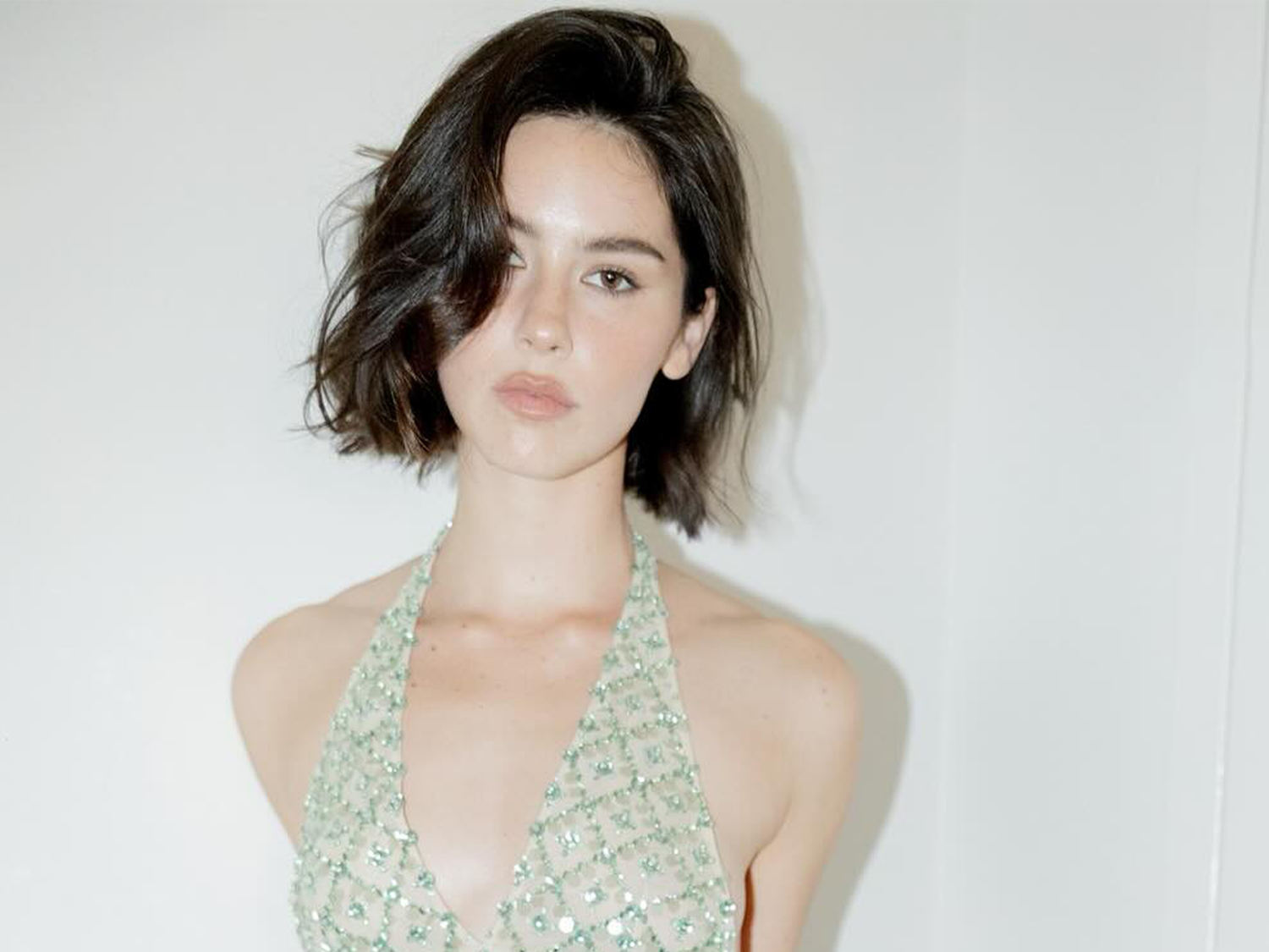 Chin Angled Bob With Tousled Waves Chin Angled Bob With Tousled Waves — Winter Haircuts for Wavy Hair