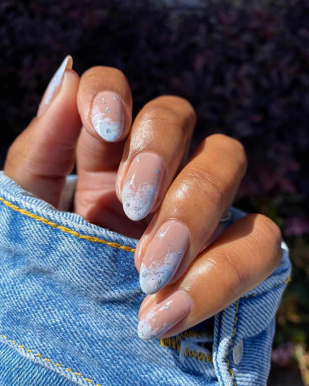 Abstract White Glitter Abstract White Glitter — Winter Nails