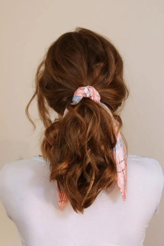 Medium Brown Wavy Ponytail with Scarf Medium Brown Wavy Ponytail with Scarf — Winter Hairstyles with Scarf