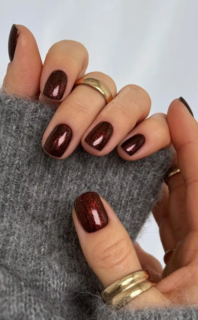 Rich Burgundy Red Shimmer Rich Burgundy Red Shimmer — Short Winter Nails