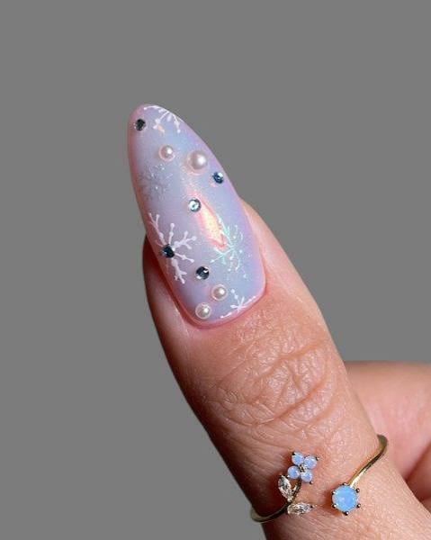 Iridescent Pink Snowflake Pearl Rhinestone Nails Iridescent Pink Snowflake Pearl Rhinestone Nails — Winter Wonderland Nails