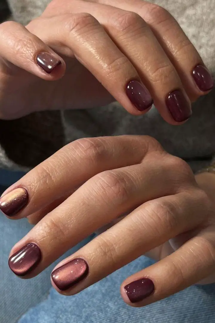 Plum Cat-Eye Gradient Plum Cat-Eye Gradient — Short Winter Gel Nails