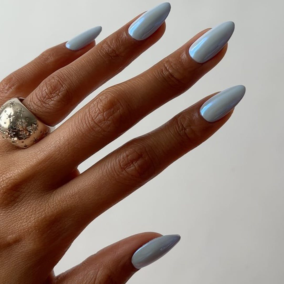 Chrome High Shine Pale Blue Iridescent Chrome Almond Nails Chrome High Shine Pale Blue Iridescent Chrome Almond Nails — Icy Blue Nails