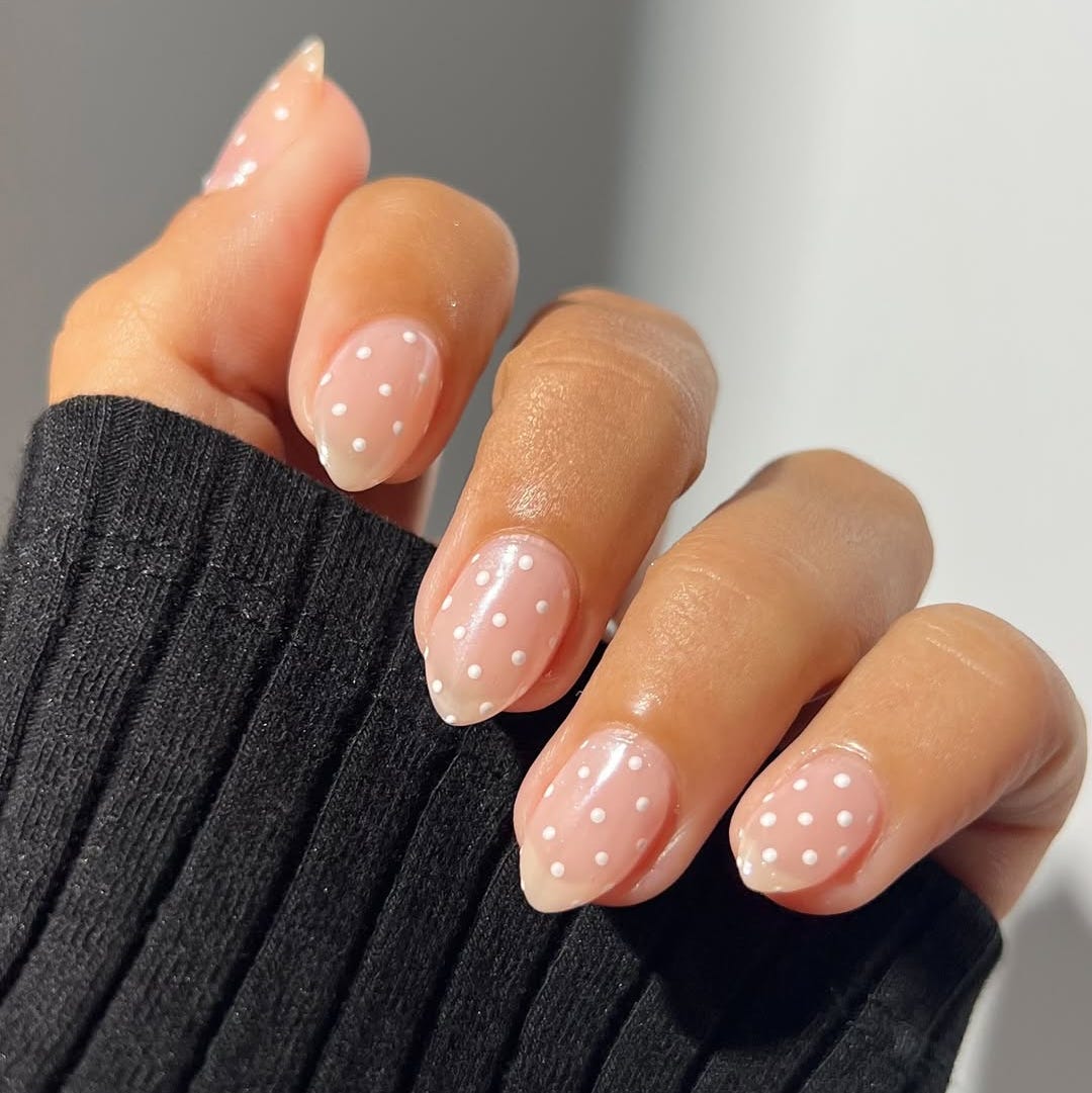 Simple White Polka Dot Medium Almond Nails Simple White Polka Dot Medium Almond Nails — Cute Nail Designs