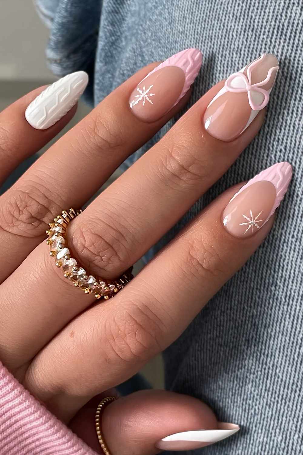 Winter Festive Visual Idea Winter Festive Visual Idea — Winter French Tip Nails