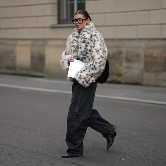 Leopard Print Faux Fur Coat with Wide-Leg Jeans Leopard Print Faux Fur Coat with Wide-Leg Jeans — December Outfits