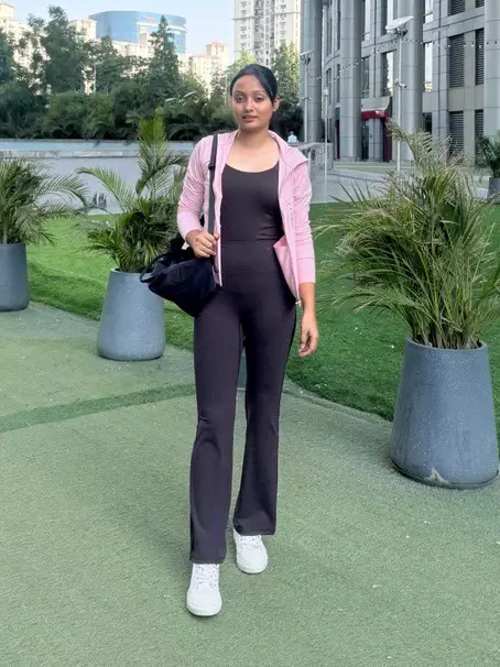 Athleisure Pop: Black Flare Leggings with Pink Jacket Athleisure Pop: Black Flare Leggings with Pink Jacket — Flare Leggings Outfits