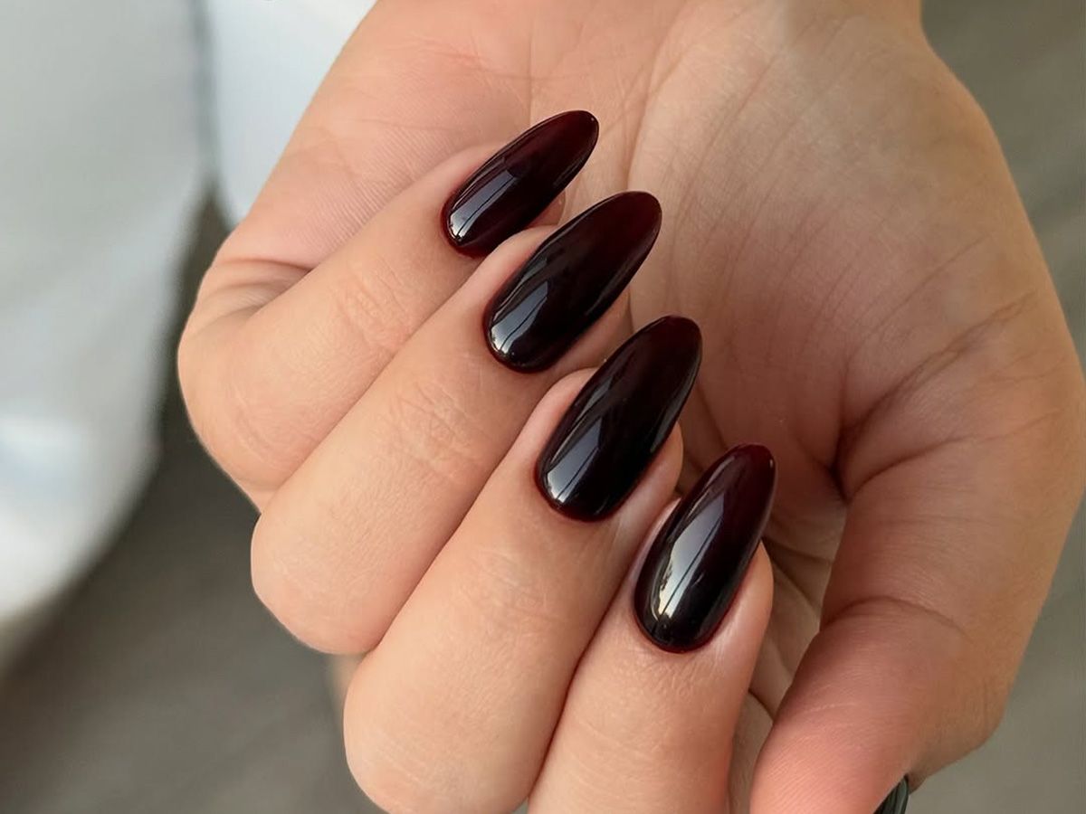 Long Oval Visual Idea — Winter Gel Nail Colors