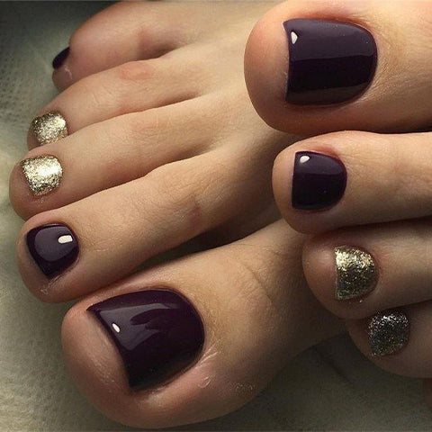 Deep Plum Gold Glitter Squoval Toenails Deep Plum Gold Glitter Squoval Toenails — Winter Toe Nails